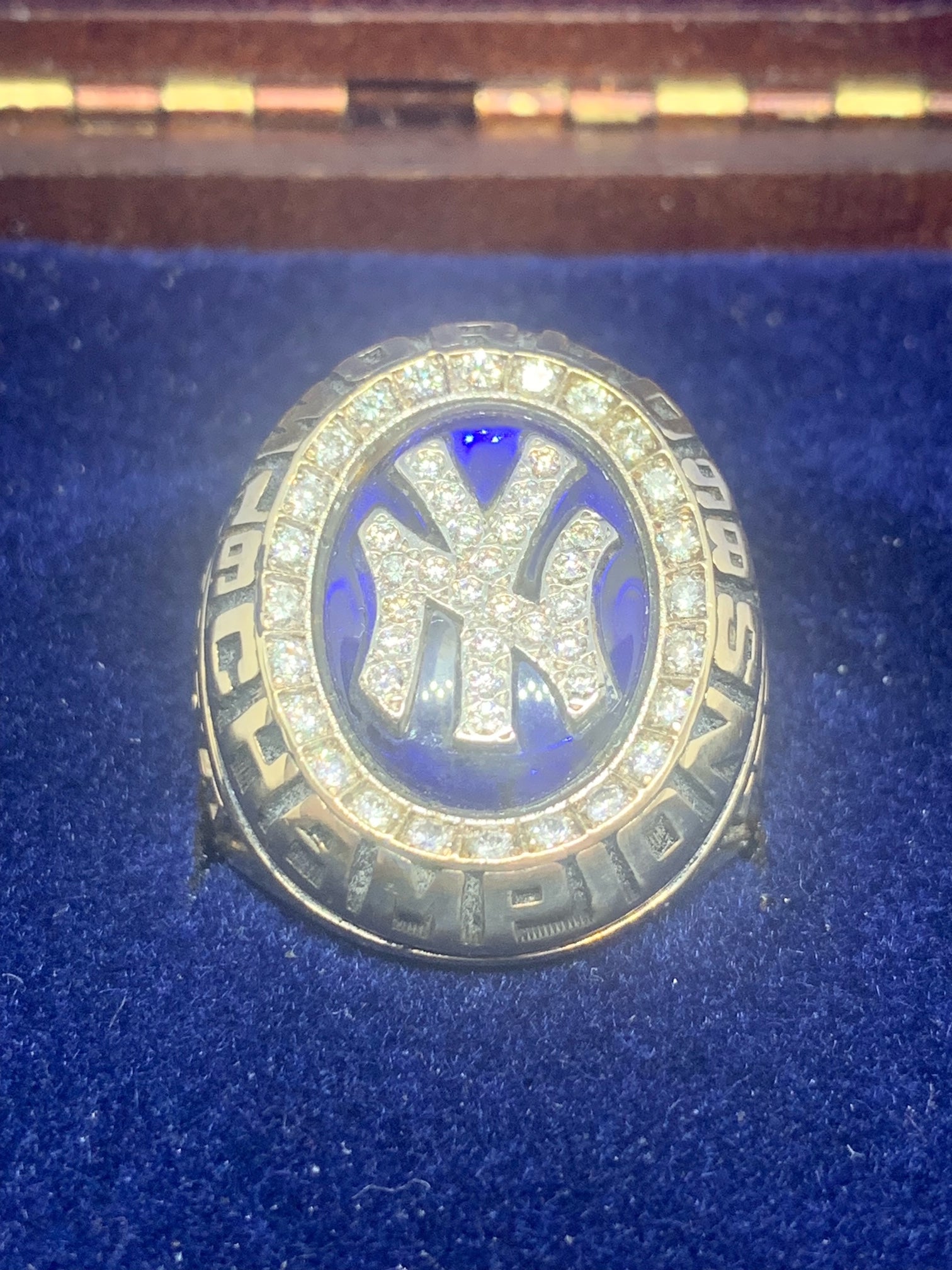 Lot Detail - 1998 New York Yankees World Championship Ring