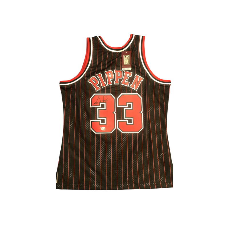 Scottie Pippen Autographed Chicago Bulls Black Mitchell & Ness Jersey Fanatics