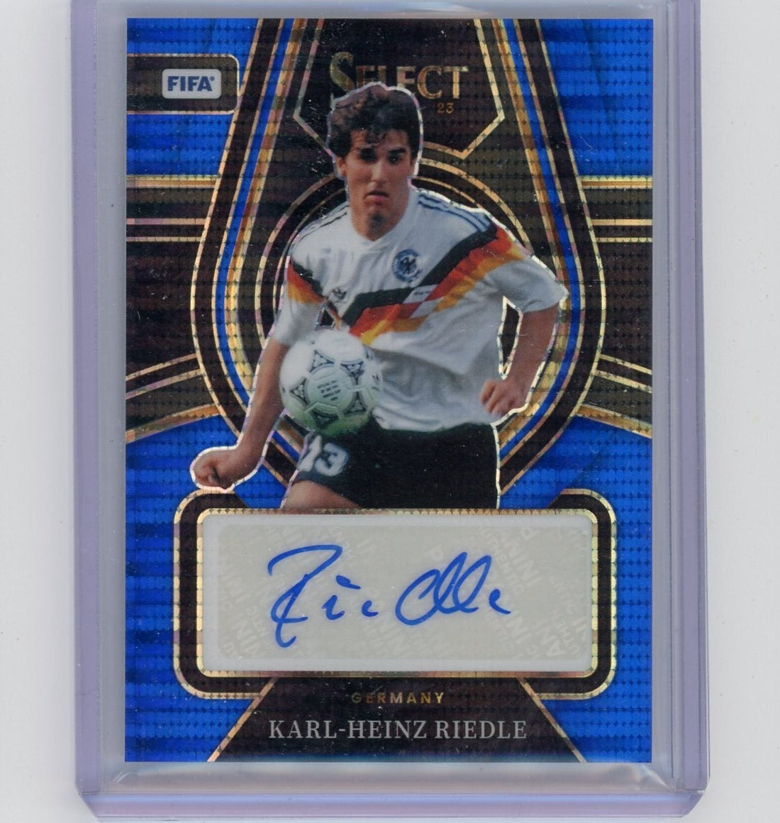Karl-Heinz Riedle 2022-23 Panini Select FIFA blue pulsar prizm autograph