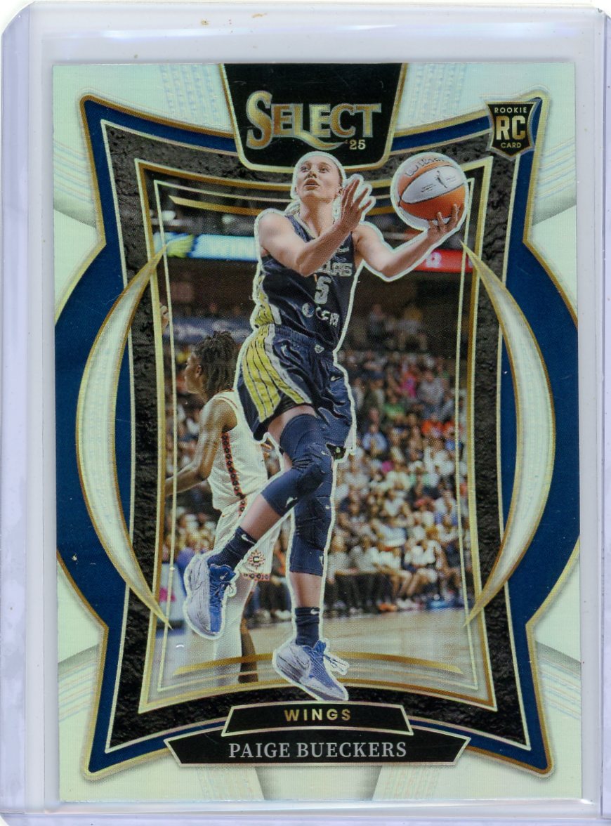 Paige Bueckers 2025 Panini Select WNBA Concourse Silver Prizm RC