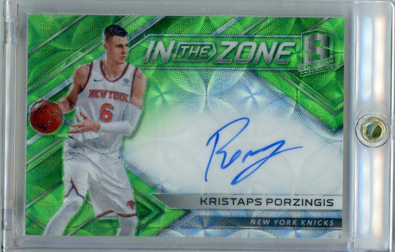 Kristaps Porzingis 2017-18 Panini Spectra In The Zone Green Scope Auto 