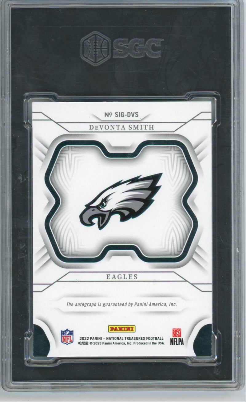 DeVonta Smith 2022 Panini National Treasures Signatures holo silver 