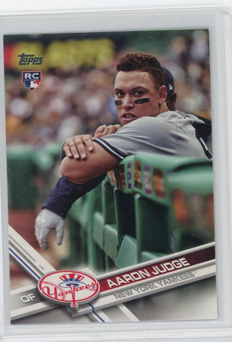 Aaron Judge 2017 Topps Leaning on Railing SP rookie card 