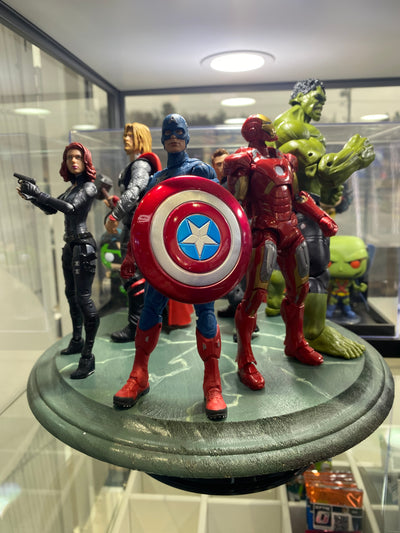 Marvel Avengers Figure Art display